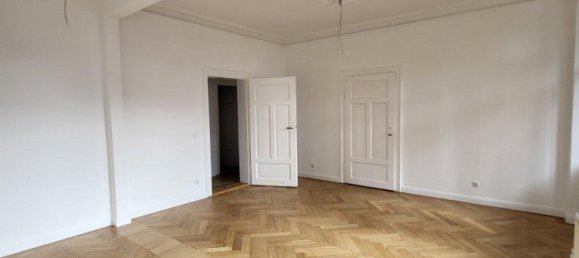 4 bedrooms Apartment in Furth, Germany No. 364061 2