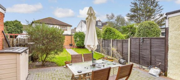 3 bedrooms House in Chingford, United Kingdom No. 4018 9