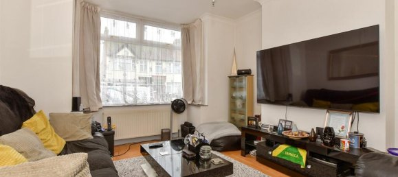 3 bedrooms House in Chingford, United Kingdom No. 4018 5