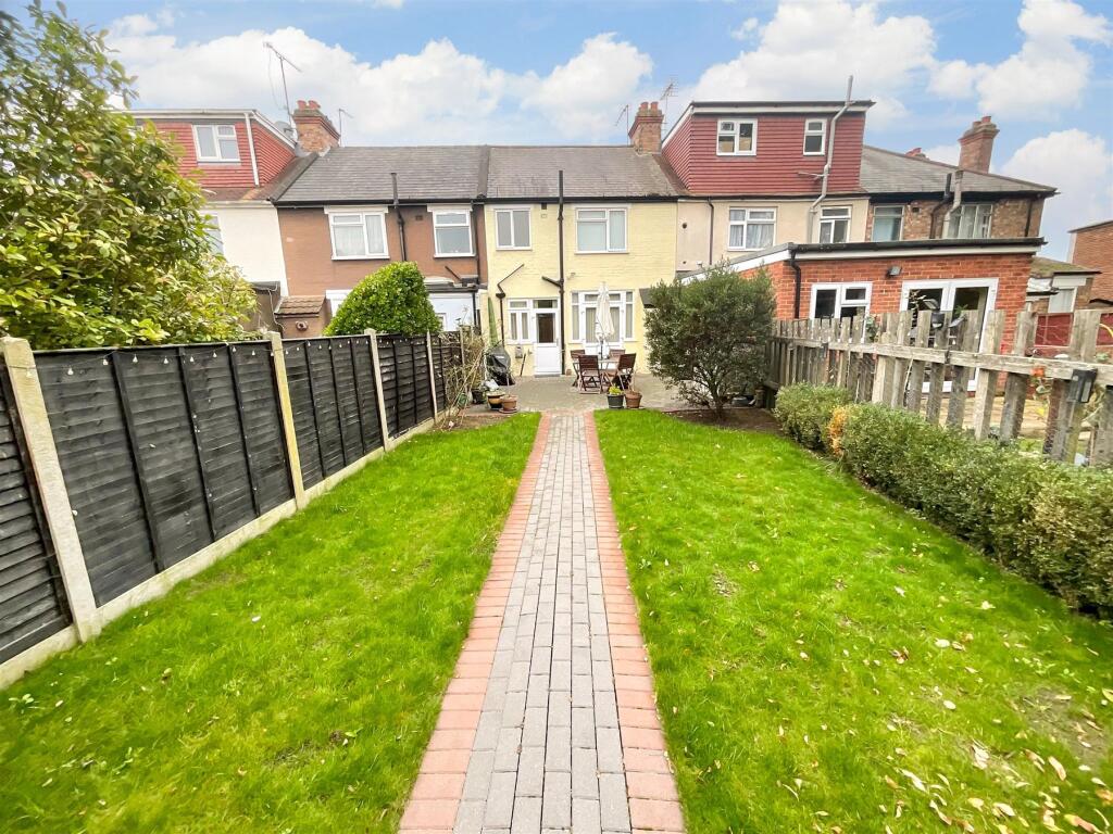 3 bedrooms House in Chingford, United Kingdom No. 4018