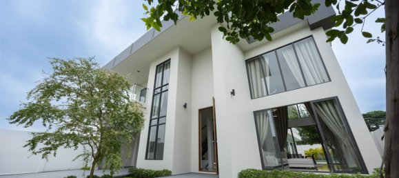4 bedrooms House for sale in Chon Buri, Chonburi, Eastern Thailand, Thailand № 81805 3