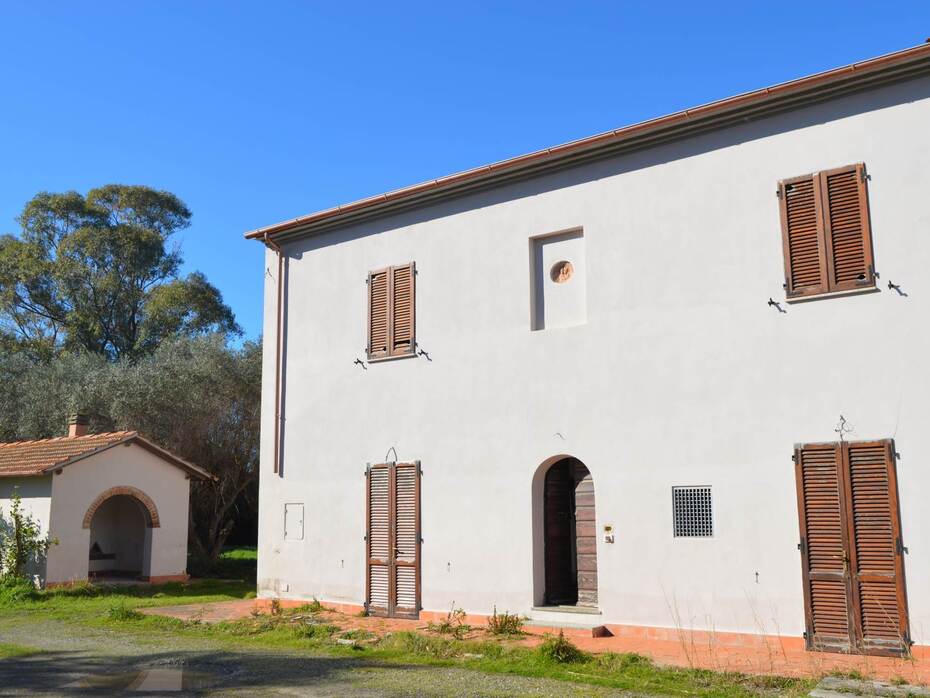 7 bedrooms House in Cecina, Italy No. 89533