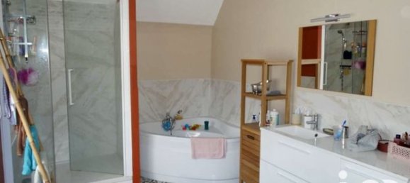 Casa de 5 dormitorios en Loos-en-Gohelle, France No. 315036 8