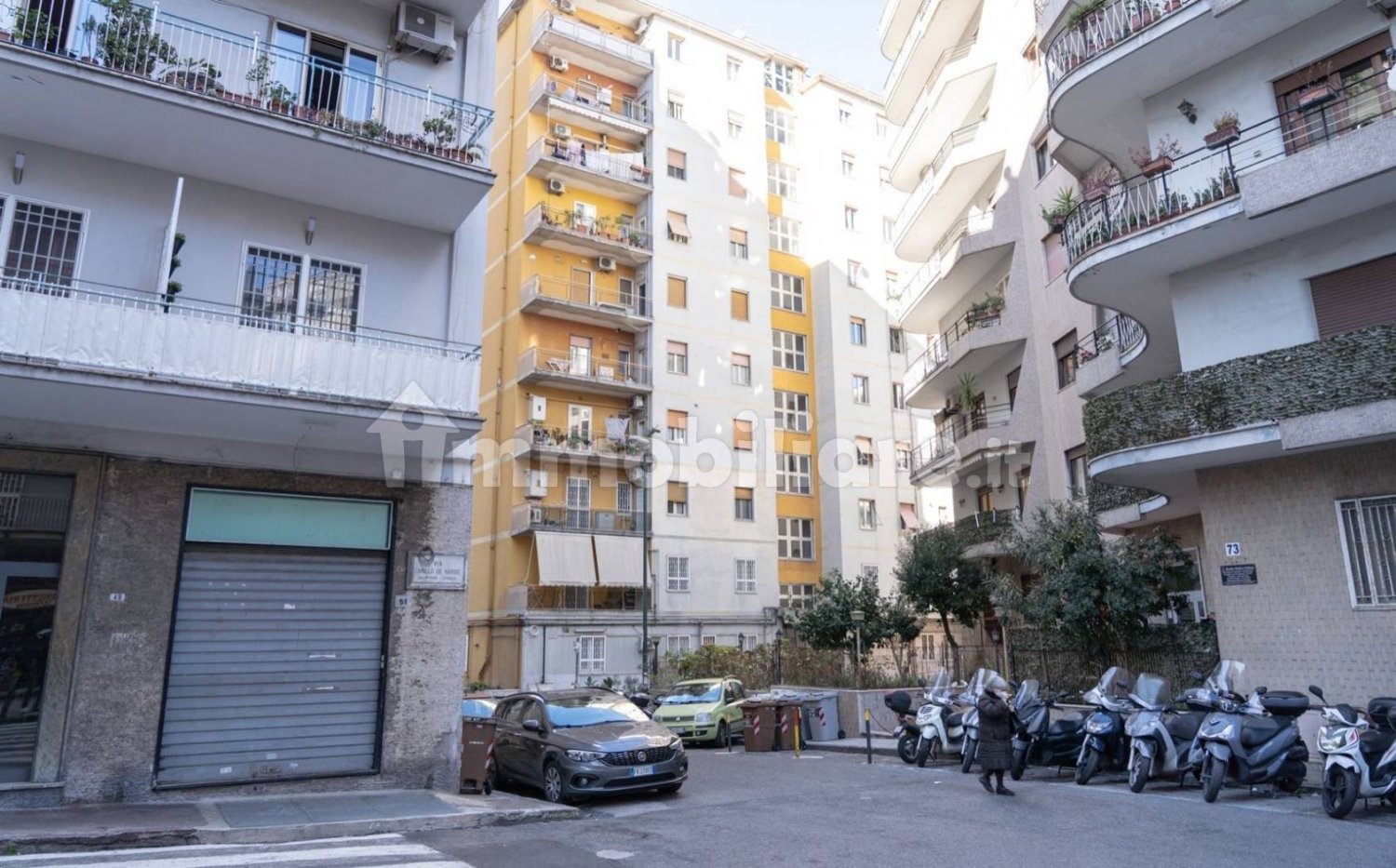 1-salle Propriété commerciale à Naples, Italy No. 256389