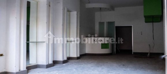 1-salle Propriété commerciale à Naples, Italy No. 256389 3