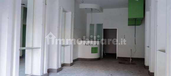 1-salle Propriété commerciale à Naples, Italy No. 256389 5