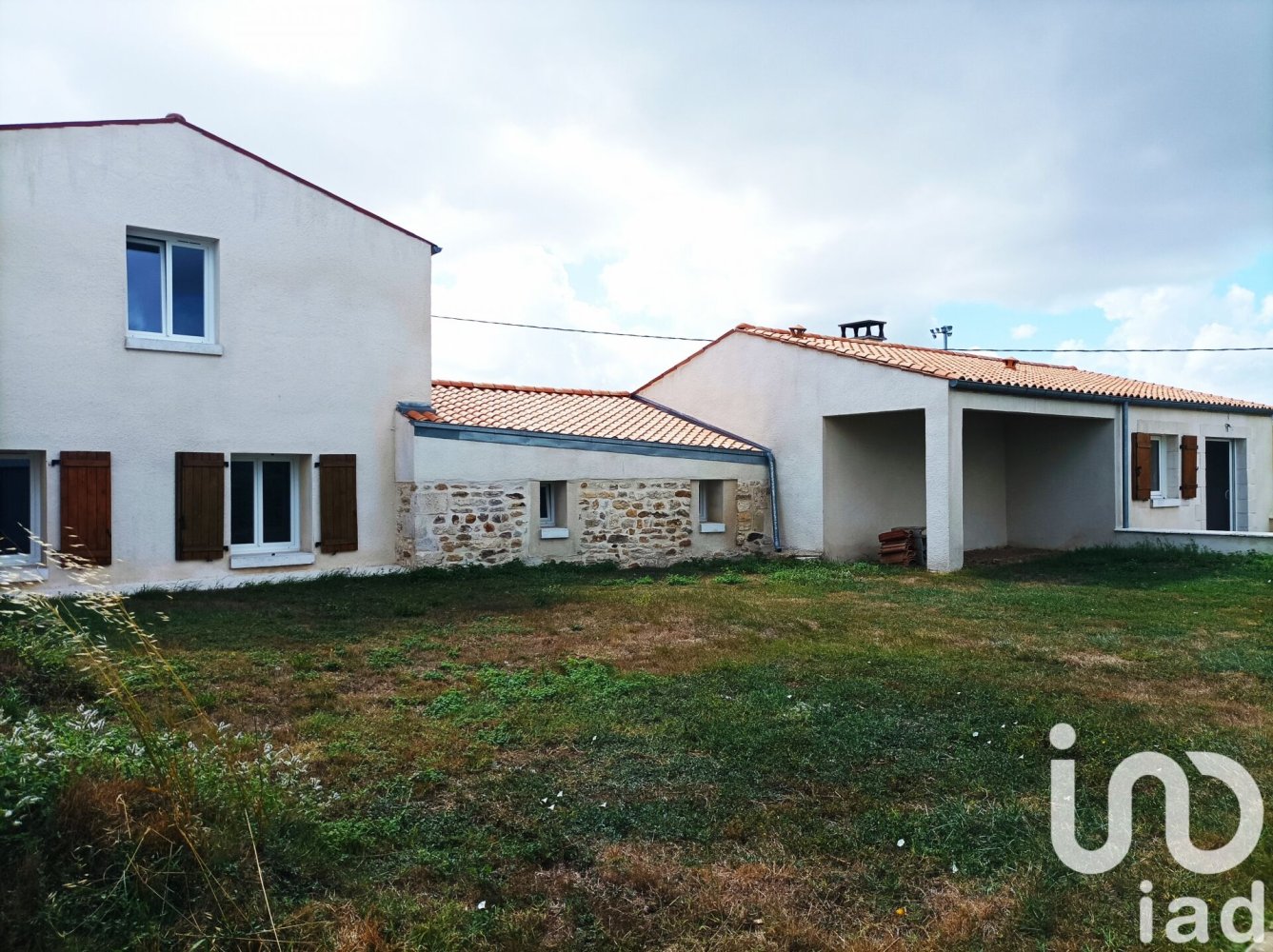 2 bedrooms House in Charente-Maritime, France No. 321049