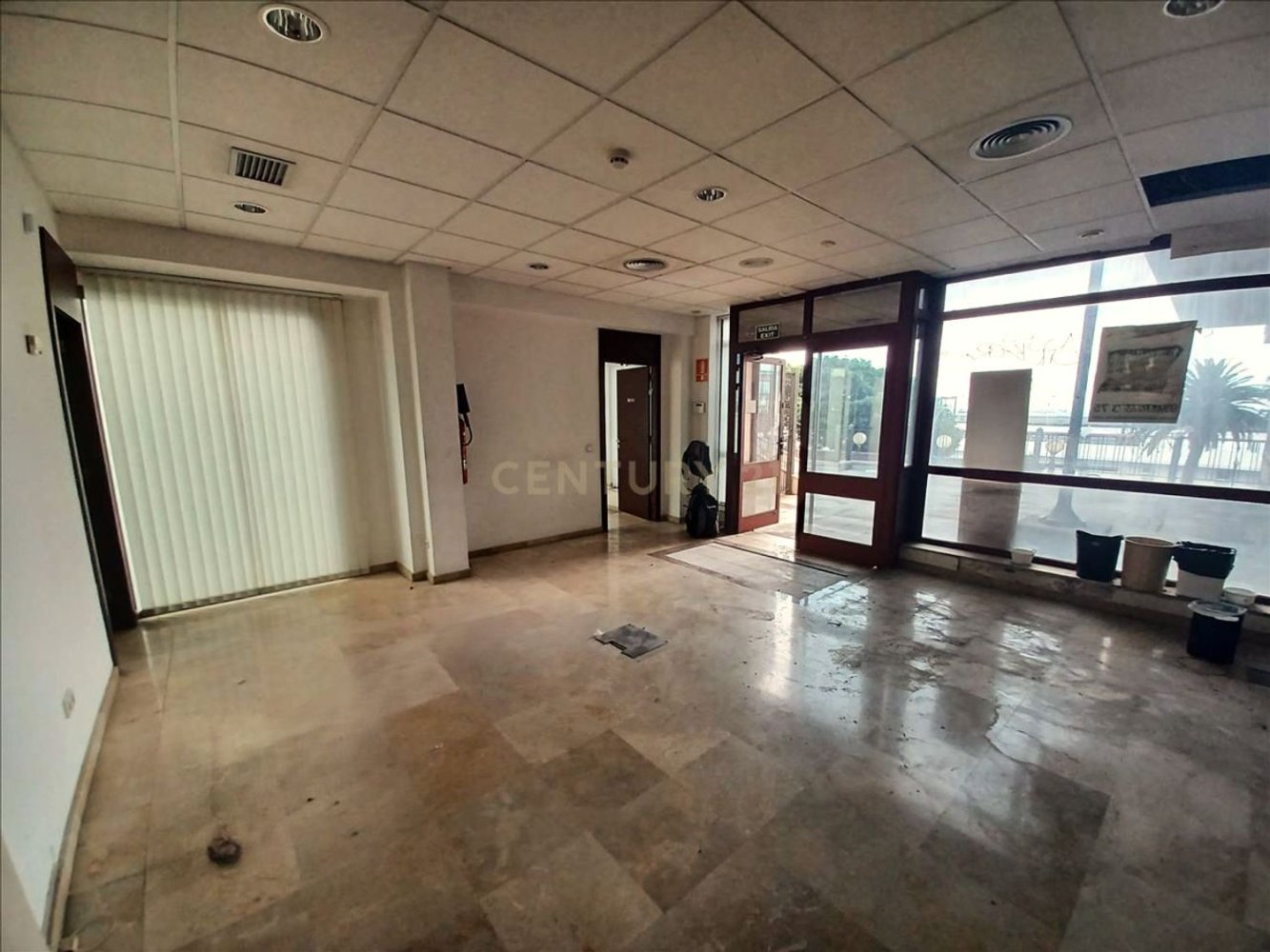 909m² Commercial property in Santa Cruz de Tenerife, Spain No. 228862