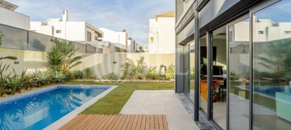 3 Schlafzimmer Haus in Cascais, Portugal, Nr. 118154 2