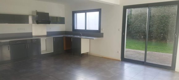 4 bedrooms House in Anglet, France No. 302057 6