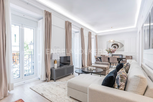 3 bedrooms Apartment in Madrid, Spain No. 141738