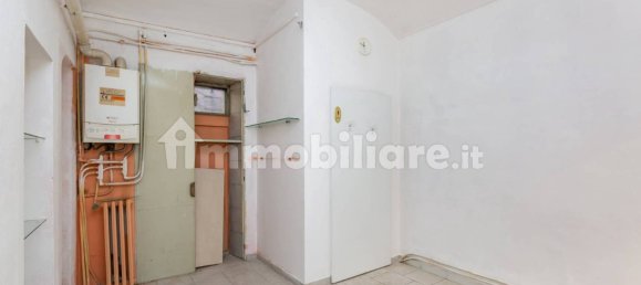 2 rooms Commercial property in Turin, Italy No. 80421 15