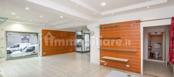 2 rooms Commercial property in Turin, Italy No. 80421 9
