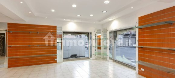 2 rooms Commercial property in Turin, Italy No. 80421 11