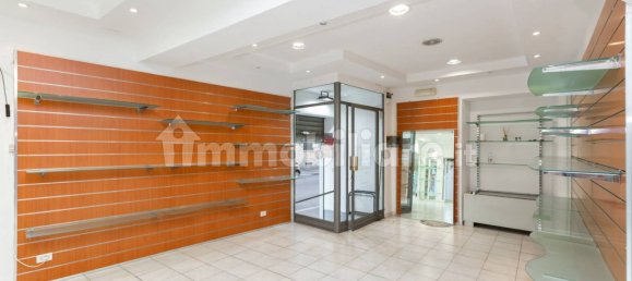 2 rooms Commercial property in Turin, Italy No. 80421 10