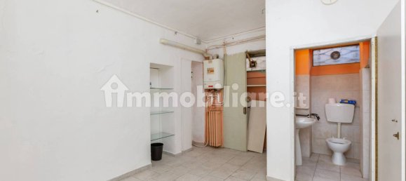 2 rooms Commercial property in Turin, Italy No. 80421 13