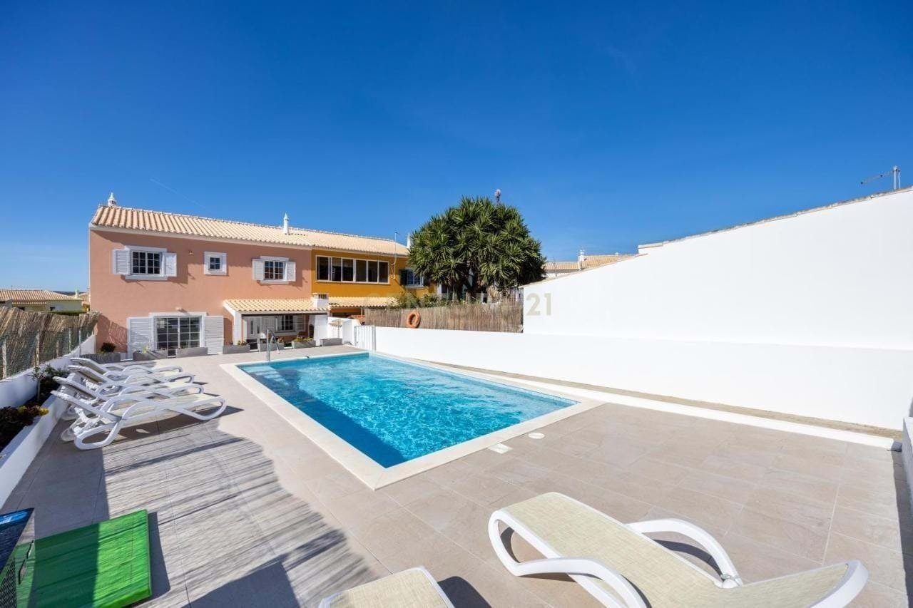 4 bedrooms Villa in Vila do Bispo, Portugal No. 105989