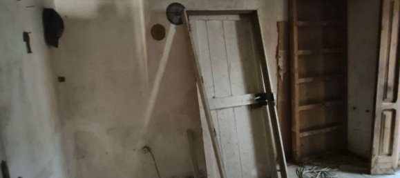 Gewerbliche Immobilie in Aradeo, Italy 110m², Nr. 332310 14