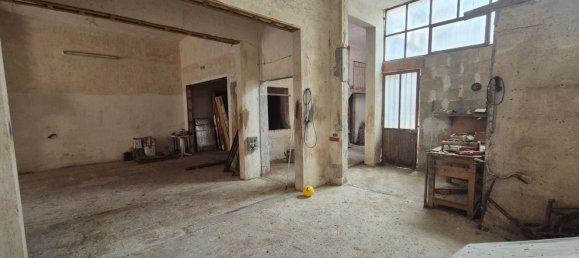 Gewerbliche Immobilie in Aradeo, Italy 110m², Nr. 332310 11