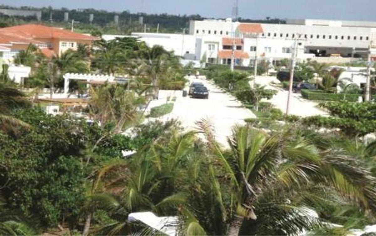 11000m² Building in Mexico No. 200340