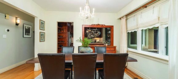 6 bedrooms House in Mississauga, Canada No. 677 12