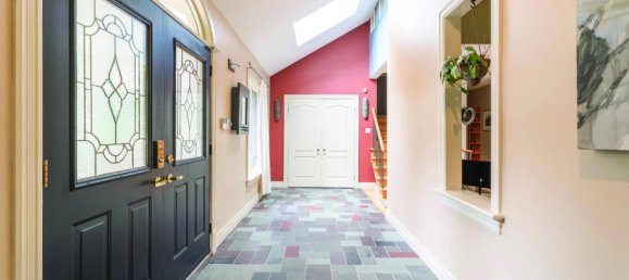 6 bedrooms House in Mississauga, Canada No. 677 8