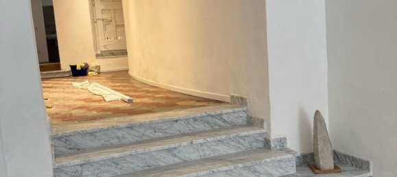 68m² Commercial property in Carrara, Italy No. 314059 9