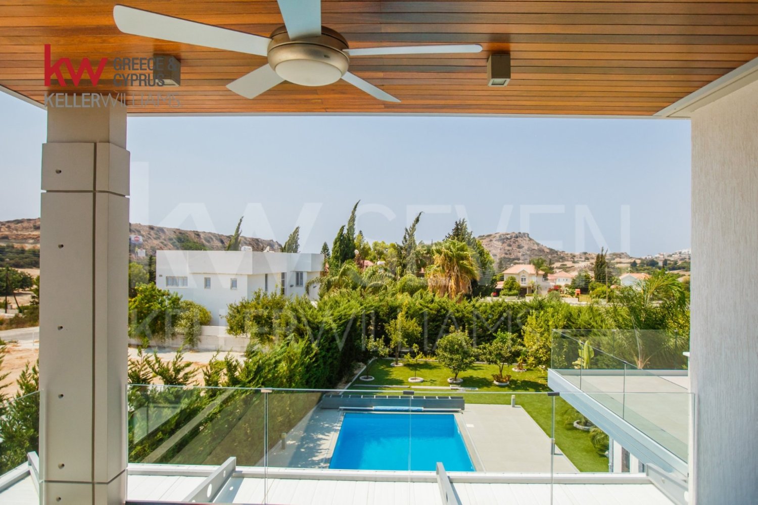 Вилла с 4 спальнями в Агиос Тихонас, Кипр № 26570