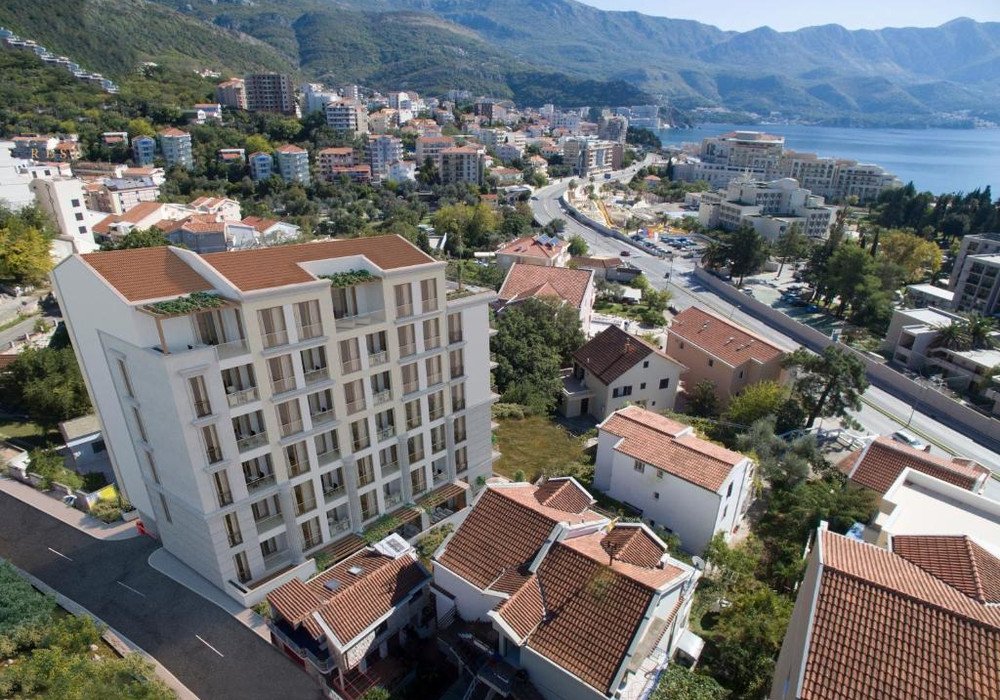 2 bedrooms Apartment in Becici, Montenegro No. 1694
