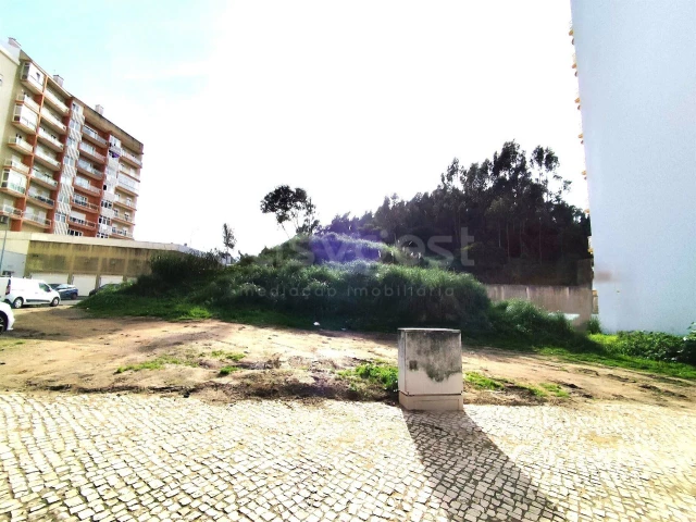 646m² Land in Rio de Mouro, Portugal No. 115753