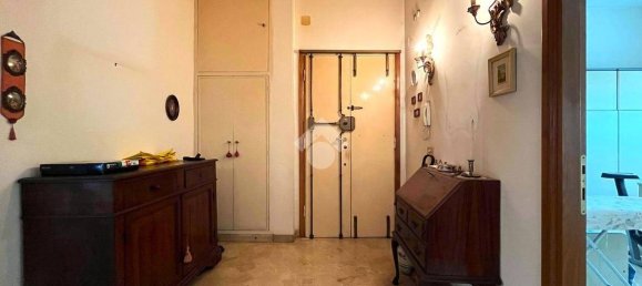 2 bedrooms Apartment in Florence, Italy No. 310399 4