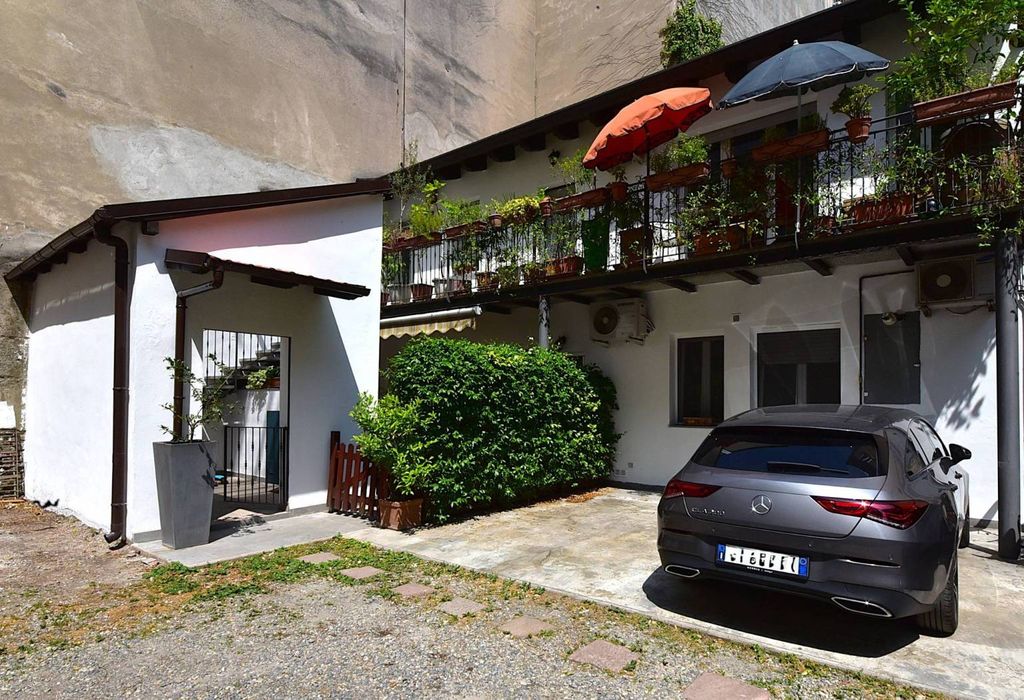 1 Schlafzimmer Penthouse in Milan, Italy, Nr. 296860