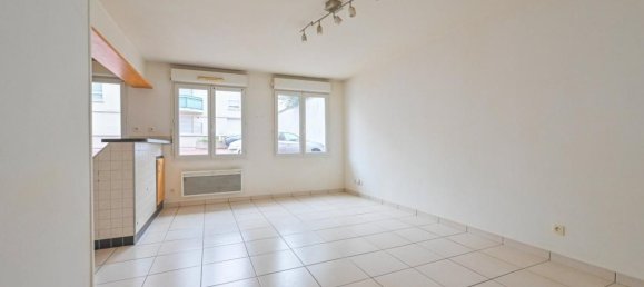 Apartamento de 2 dormitorios en Villeneuve-le-Roi, France No. 165300 2