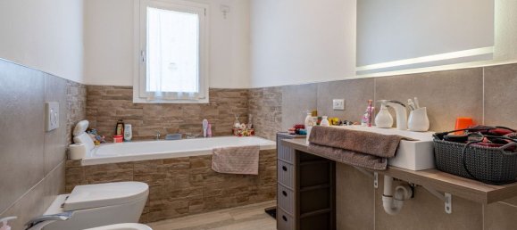 5 rooms Duplex in Vicenza, Italy No. 54712 17