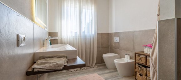 5 rooms Duplex in Vicenza, Italy No. 54712 8