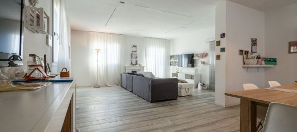 5 rooms Duplex in Vicenza, Italy No. 54712 9