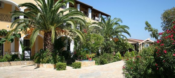 740m² Townhouse in Corfu, Greece No. 6225 2