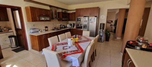 5 bedrooms Villa in Pyrgos, Cyprus No. 16815 3