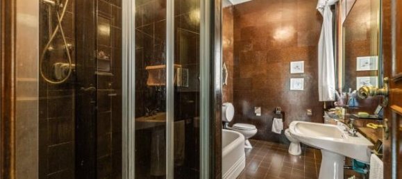 Apartamento de 4 dormitorios en Florence, Italy No. 154699 21