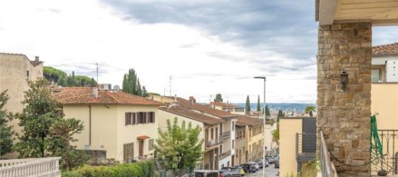 Apartamento de 4 dormitorios en Florence, Italy No. 154699 15