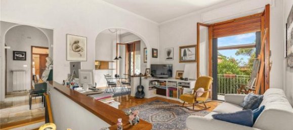 Apartamento de 4 dormitorios en Florence, Italy No. 154699 2