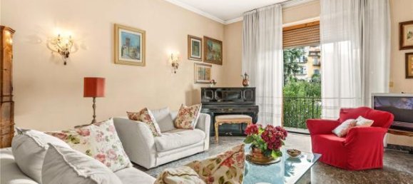 Apartamento de 4 dormitorios en Florence, Italy No. 154699 6