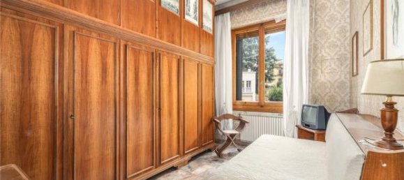 Apartamento de 4 dormitorios en Florence, Italy No. 154699 14