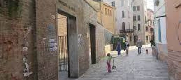 Коммерческая недвижимость с 4 комнатами в Венеция, Италия № 61551 13