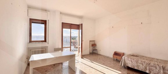 4 rooms Apartment in Triggiano, Italy No. 24127 6