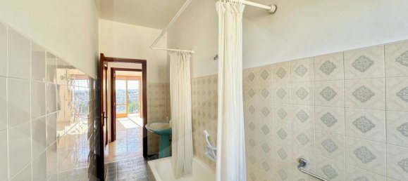 4 rooms Apartment in Triggiano, Italy No. 24127 36