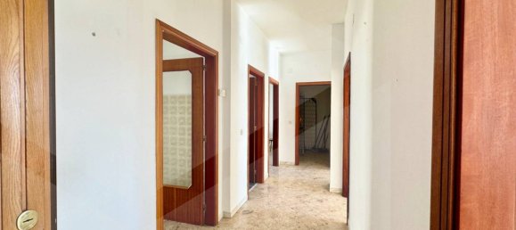 4 rooms Apartment in Triggiano, Italy No. 24127 7