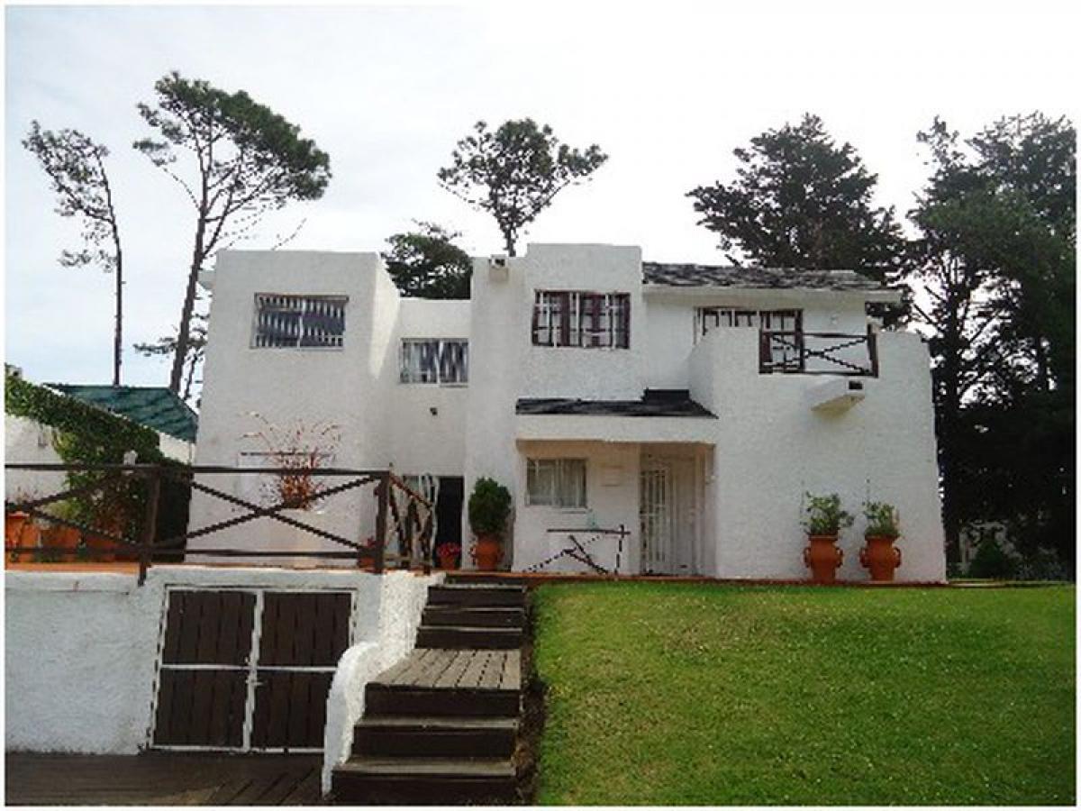 5 bedrooms House in Maldonado, Uruguay No. 10292