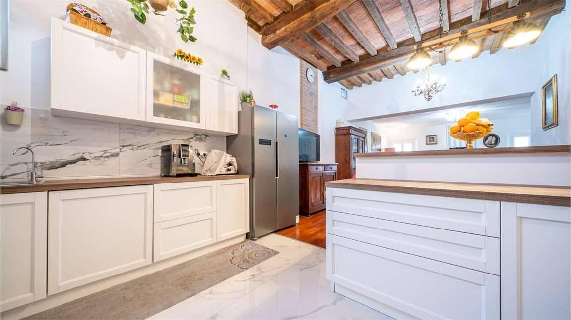 5 rooms Apartment in Carpi, Italy No. 25483