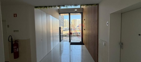 Квартира с 3 спальнями в Авейру, Португалия № 125053 12